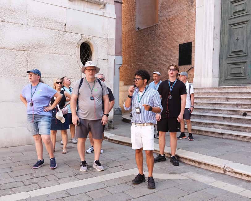 Venice: Rialto Bridge & Offbeat Unusual Venice Walking Tour - Optional Gondola Ride: A 15-Min Intro Plus 30 Minutes on the Water