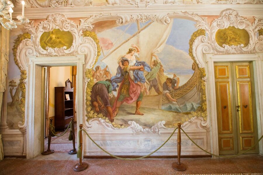 Venice to Padua Full-Day Brenta Riviera Boat Cruise - Logistics that can make or break your day: hearing the guide, staying comfortable, luggage rules