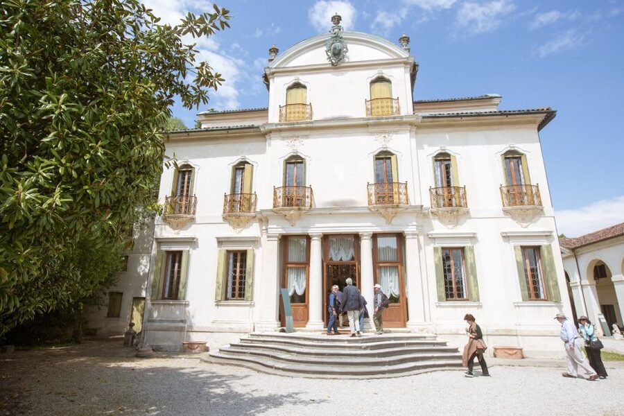 Venice to Padua Full-Day Brenta Riviera Boat Cruise - Value for $157.47: what’s included, what costs extra, and what you’re really paying for