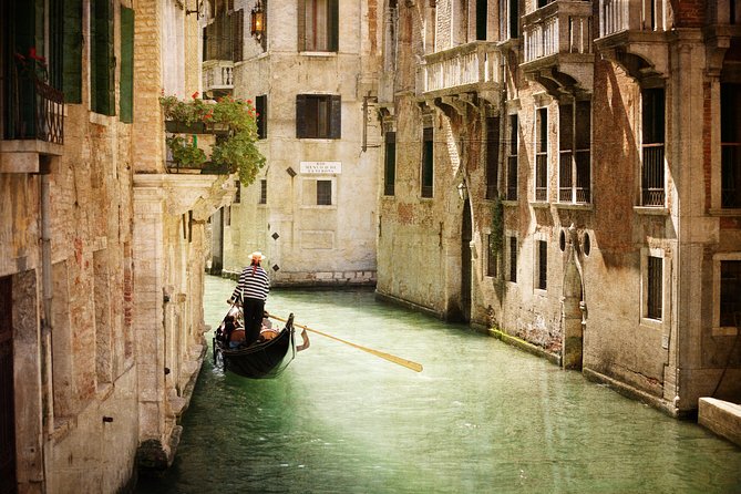 Venice Walking Tour and Gondola Ride - Getting oriented: where you meet and how to not lose time