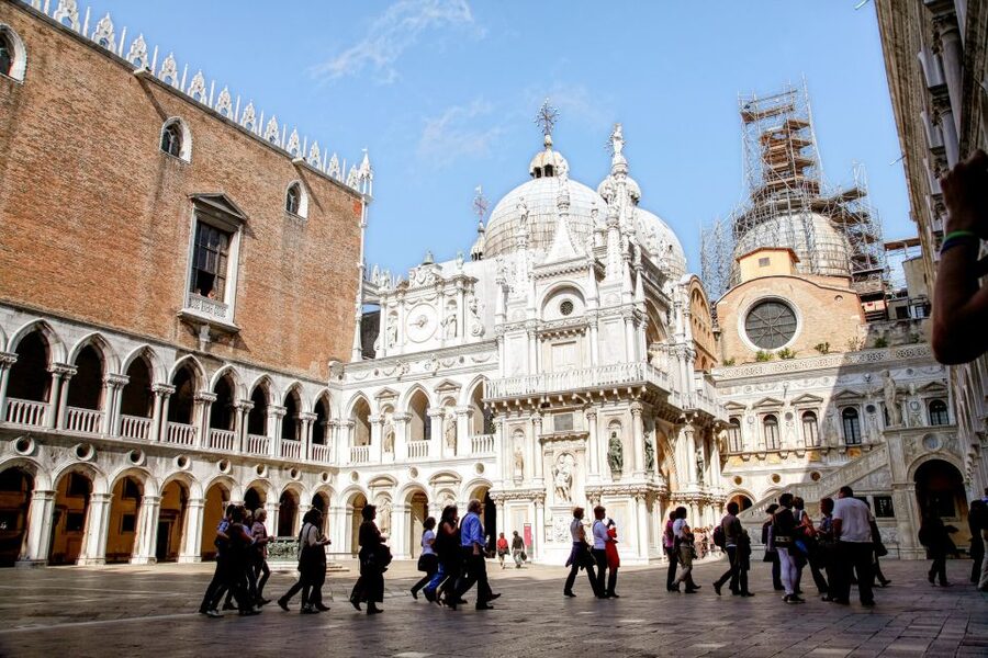 Venice: Walking tour, Doge Palace, & St. Mark's Basilica - Bridge of Sighs feelings: why the prison story matters