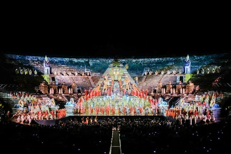 Verona: Arena di Verona Opera Ticket - The optional 1-hour Verona walking tour before the show