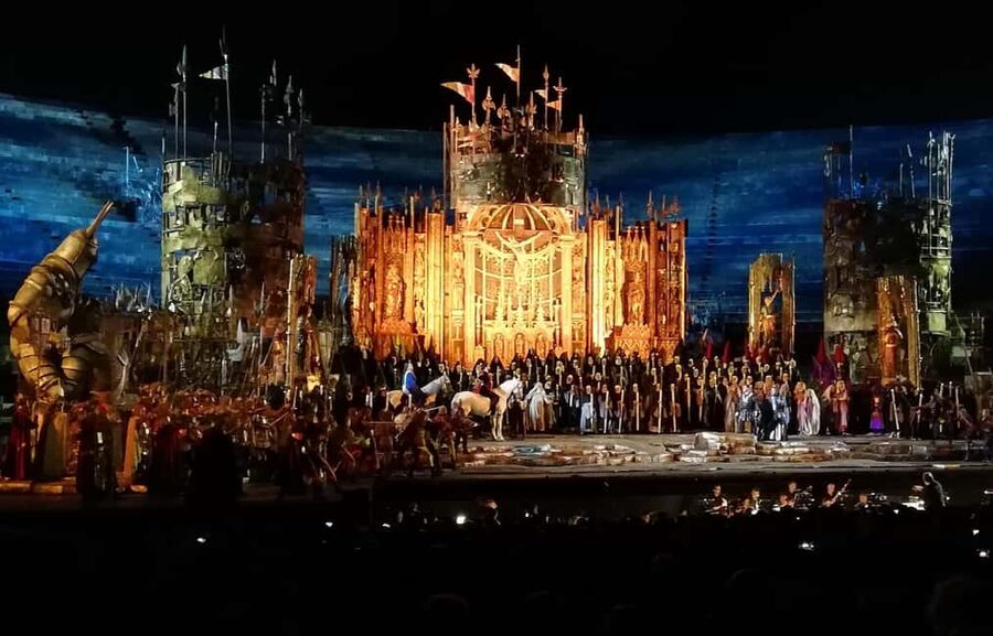 Verona: Arena di Verona Opera Ticket - Rules you should know before you line up