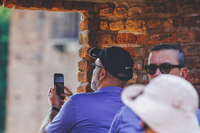 Verona Highlights Walking Tour in Small-group - Piazza Bra, Cafés, and the Size of Verona’s Daily Stage