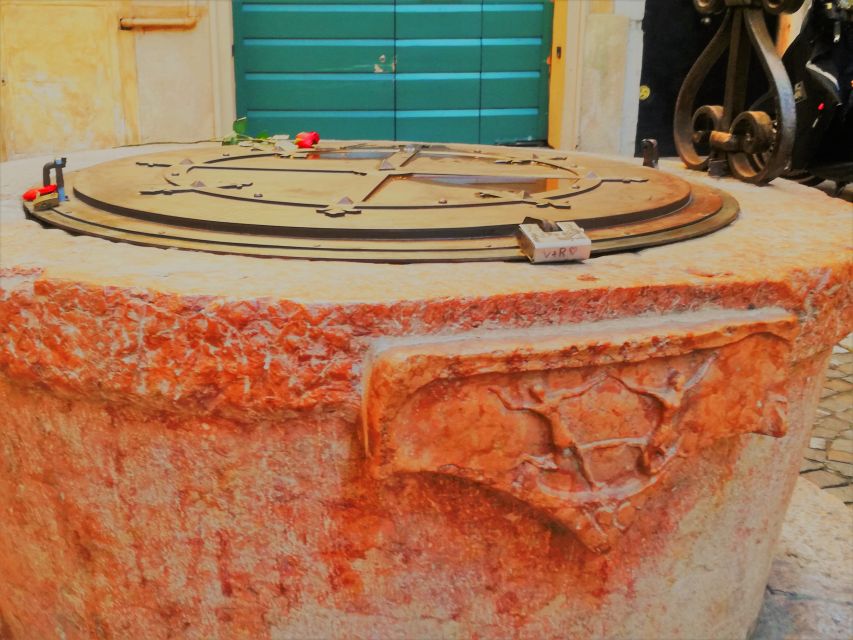 Verona: History and Hidden Gems Guided Walking Tour - Piazza delle Erbe: market life, facades, and an oldest fountain moment