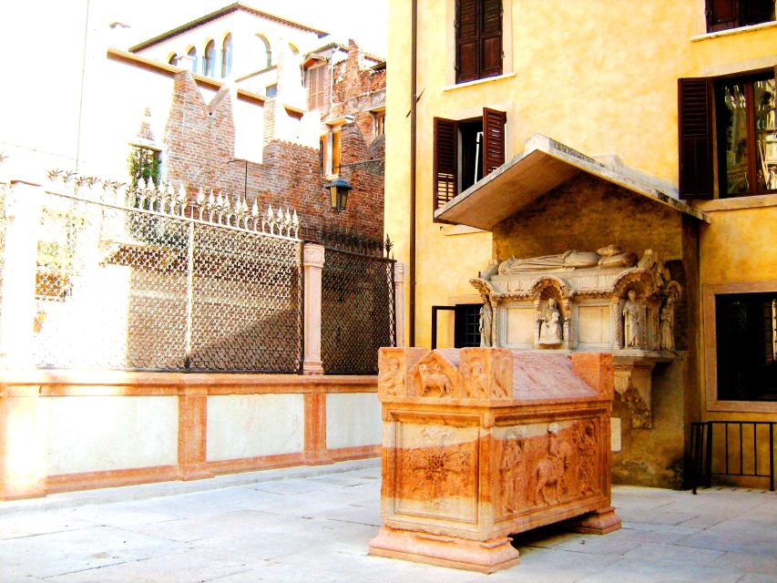 Verona: History and Hidden Gems Guided Walking Tour - Verona Arena first: gladiators, stone, and what to notice