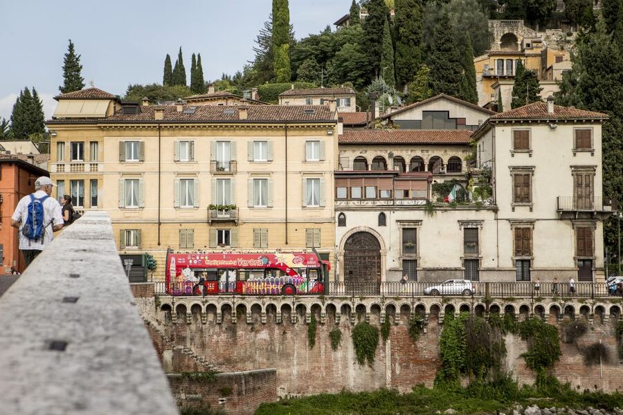 Verona: Hop-on Hop-off Tour 24 or 48-Hour Ticket - Entering Verona from Piazza Bra, Arena Square