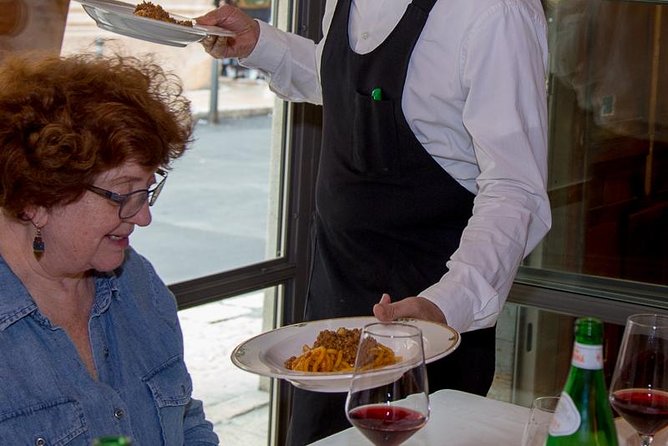 Verona walking tour:food, wine, legends, lunch/dinner & cable car - Legends and the “fornaio” stop that makes it feel local