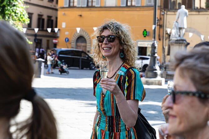 Winner 2025 Florence Sunset Food & Wine Tour by Eating Europe - Wine window stops: DiVin Boccone and BABAE bring tradition to the glass