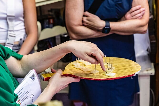 Winner 2025 Florence Sunset Food & Wine Tour by Eating Europe - Artisan gelato finale in Santo Spirito: a reality check on neon colors